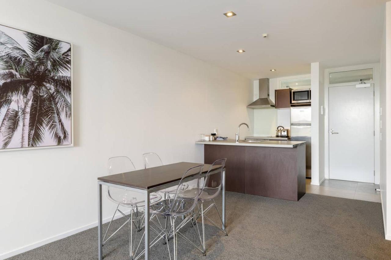 Central Mount Apartment, Quiet And Spacious With Pool Mount Maunganui Exterior photo