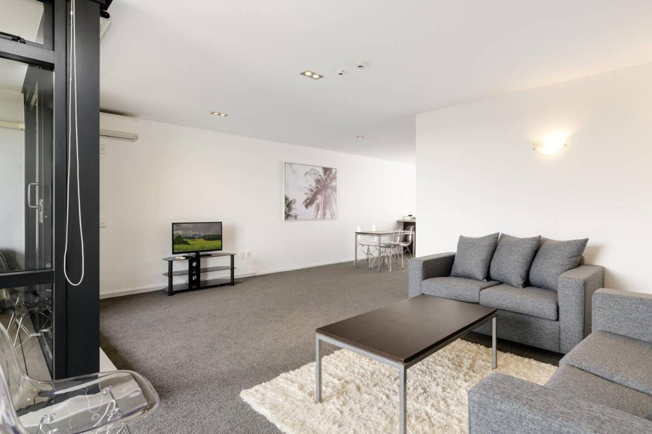 Central Mount Apartment, Quiet And Spacious With Pool Mount Maunganui Exterior photo